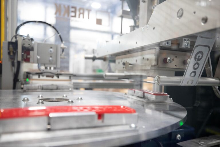 PLASTIC SERVICES - ASSEMBLY AND DECORATION